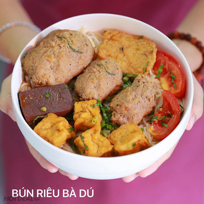 TOP QUÁN BÚN RIÊU QUEN THUỘC LÀM NÊN TÊN TUỔI QUẬN 10