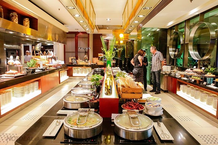 International Buffet 5* Tôm Hùm - Hải Sản Tối Cuối Tuần - Tặng Rượu Vang & Thức Uống Tại Khách Sạn Equatorial 352715-body%20(4)