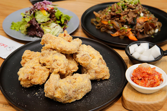 BBQ Chicken Premium – Combo Gà Hot Nhất Hàn Quốc Sử Dụng 100% Dầu Olive Chiên Gà 353342-353342-body%20(2)