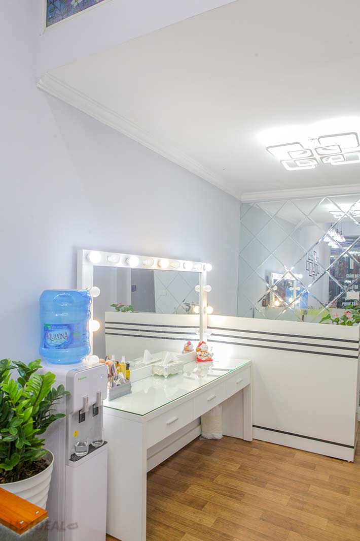 Chăm Sóc Da Mặt Chuyên Sâu Kết Hợp Massage, Điện Di Tinh Chất Giúp Trẻ Hóa Trắng Da Tại GEM Clinic