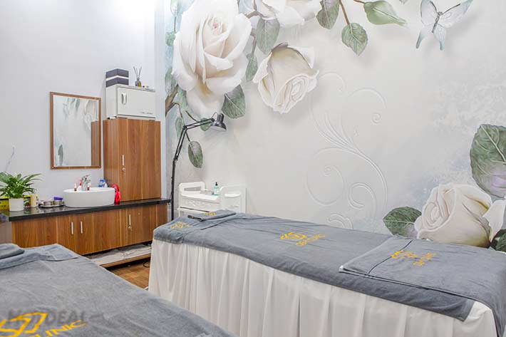 Chăm Sóc Da Mặt Chuyên Sâu Kết Hợp Massage, Điện Di Tinh Chất Giúp Trẻ Hóa Trắng Da Tại GEM Clinic