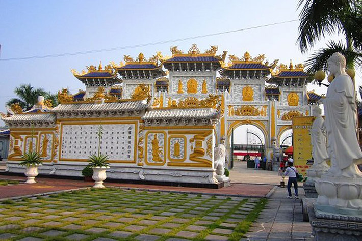 TOUR CHÙA CAO LINH –BẠCH ĐẰNG GIANG– CHÙA HANG – ĐỀN BÀ ĐẾ 1 NGÀY - CHO 1 NGƯỜI Tour Chùa Cao Linh –Bạch Đằng Giang– Chùa Hang – Đền Bà Đế 1 Ngày - Cho 1 Người